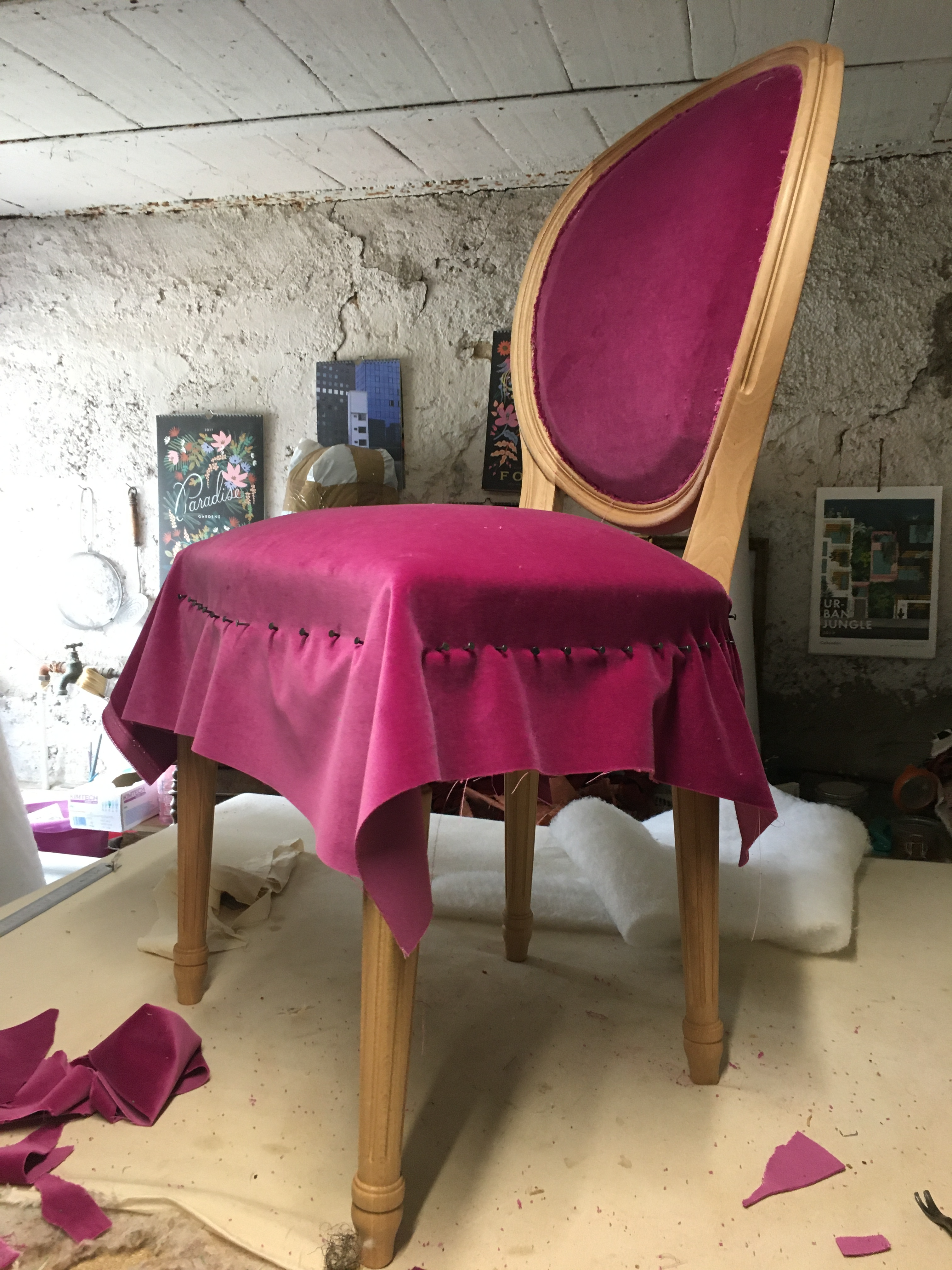 assise-chaise-medaillon-en-cours