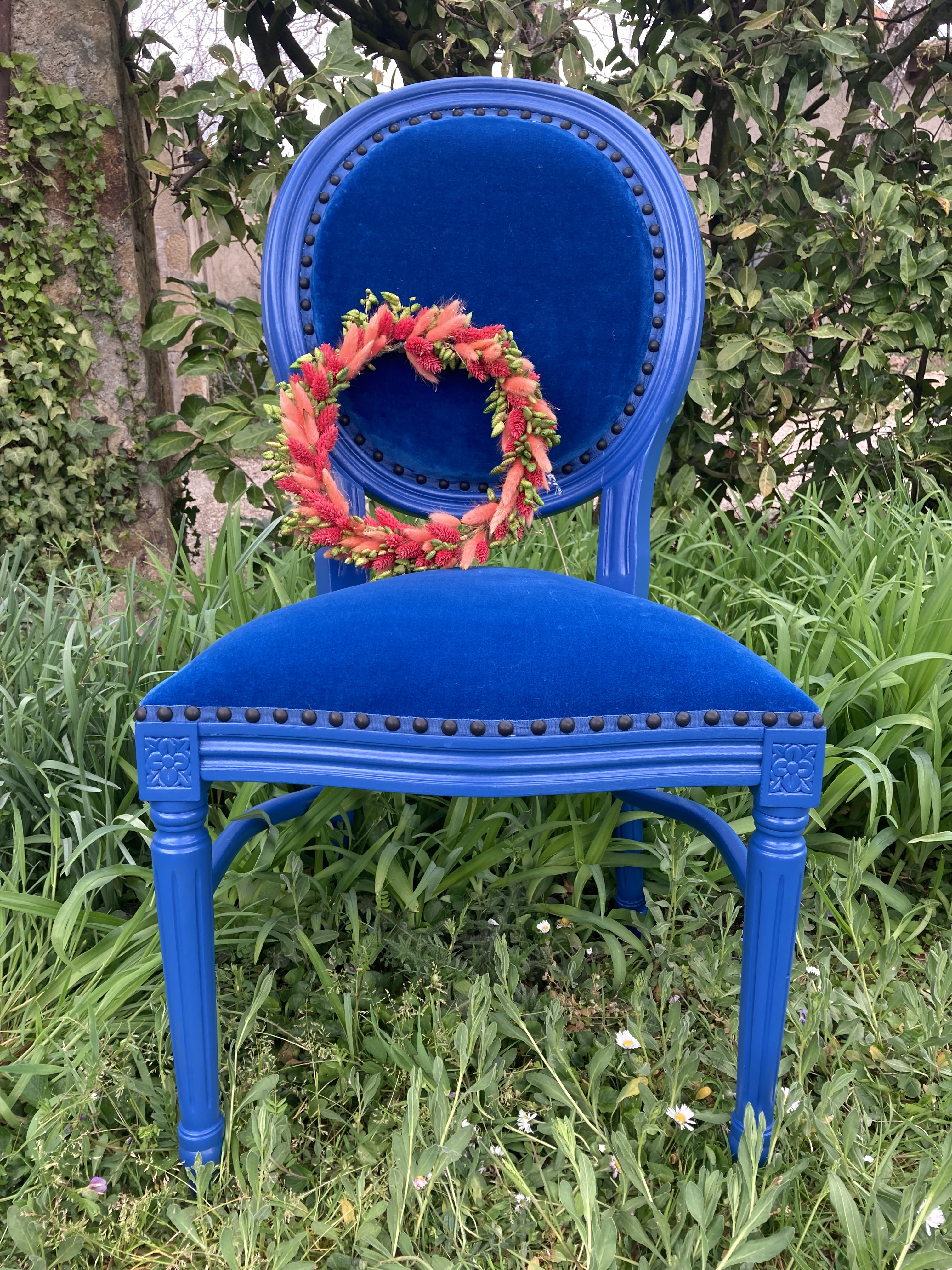 chaise-bleu-termine